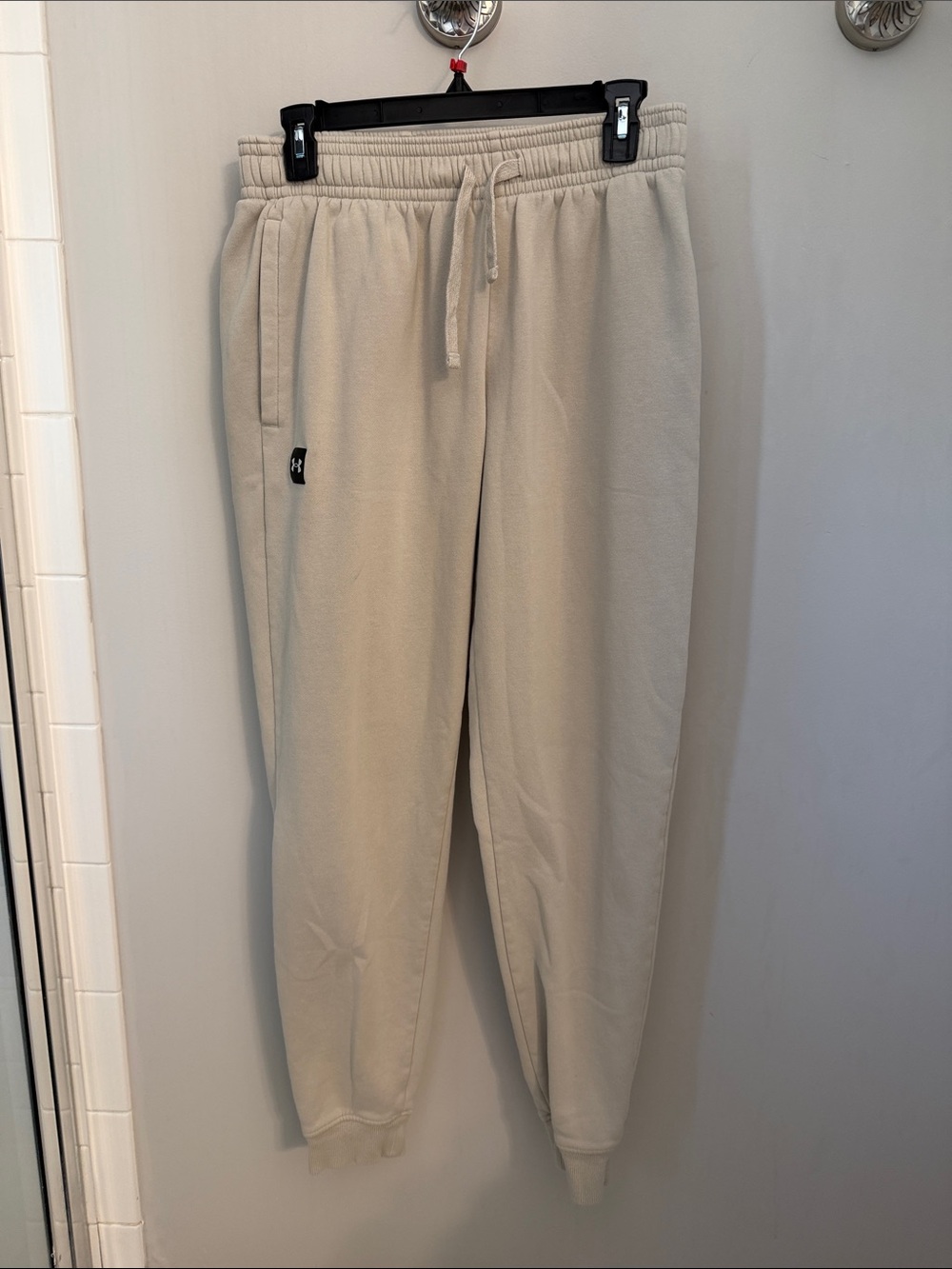 Under Armour Men's Light Beige Drawstring Jogger Sweatpants